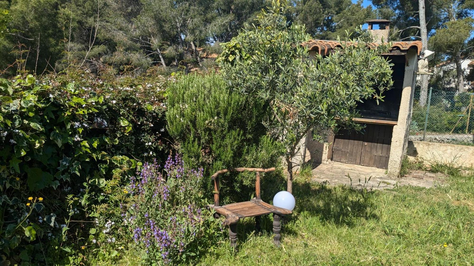 Maisonnette Kalis Calme Avec Climatisation Parking Jardin Cadre Campagne Plages A Pieds Bandol Exterior foto